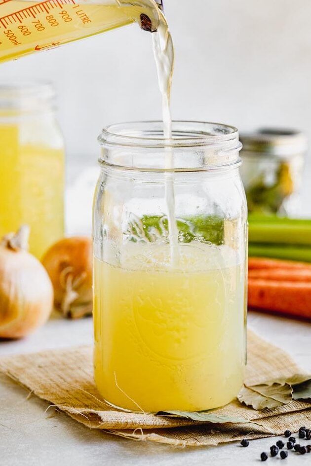 Caldo Blanco – El Profesional Culinario